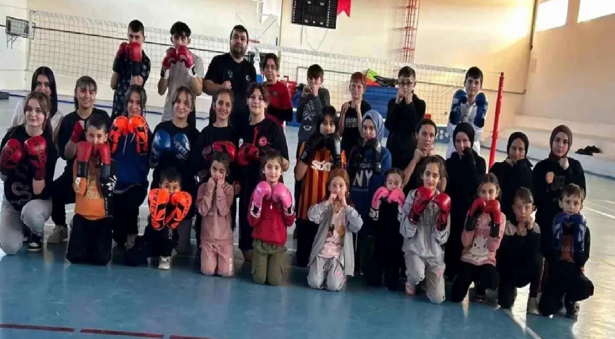 Asarcık’tan Boksla Tarihi Muvaffakiyet