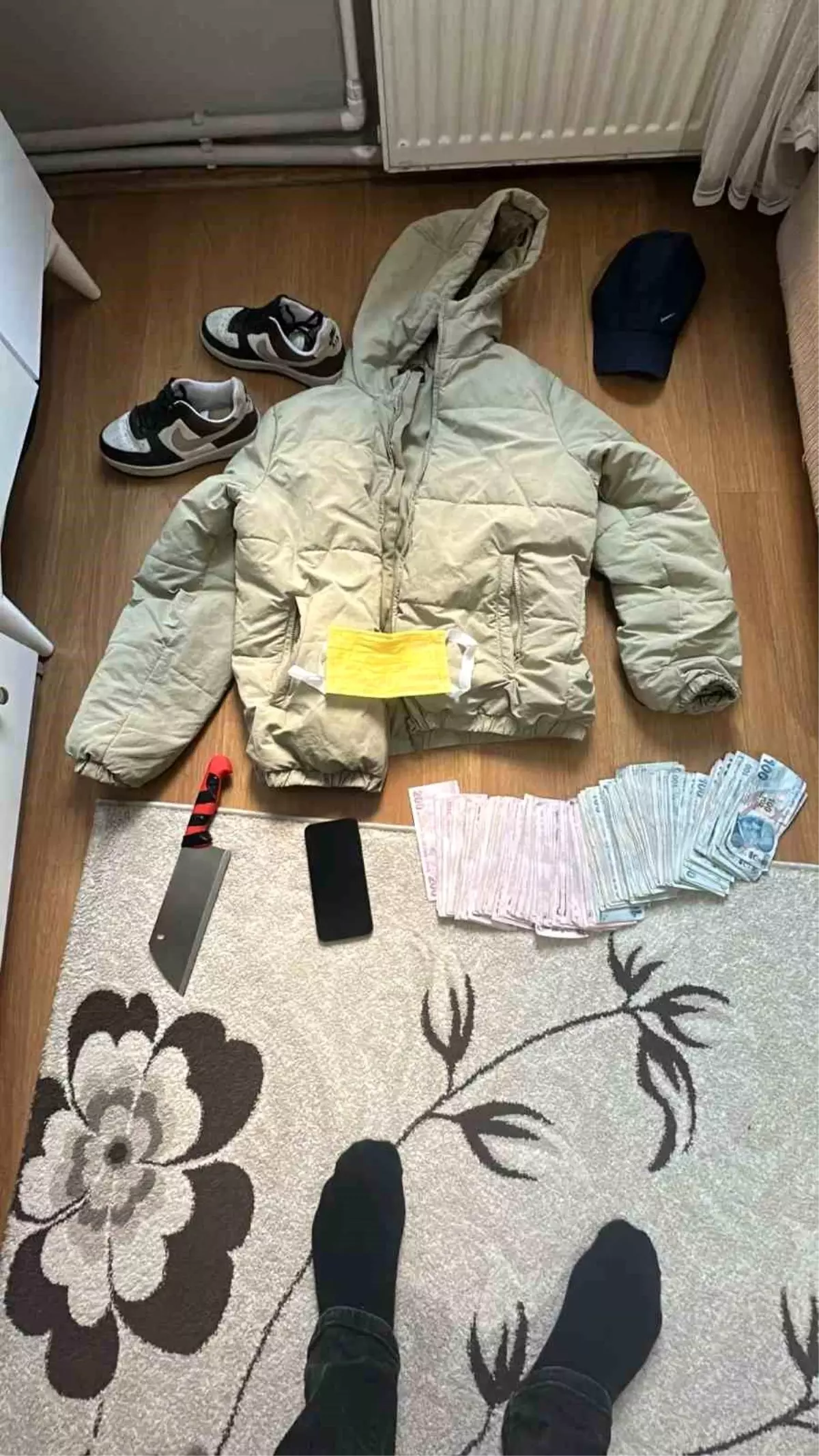 Bağcılar’da Market Soygunu: 80 Bin Lira Çalındı