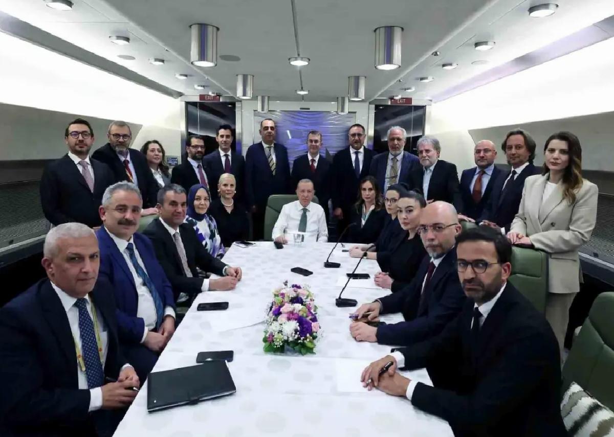Cumhurbaşkanı Erdoğan: “CHP, millete bantların ardına yeniden neyi sakladıklarını, hangi şaibeli işlere giriştiklerini izah etmek zorundadır”