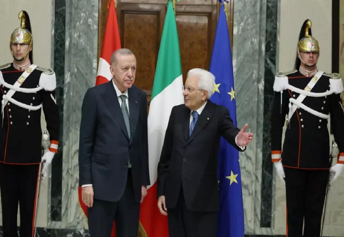 Cumhurbaşkanı Erdoğan, İtalyan mevkiraşı Mattarella ile bir ortaya geldi