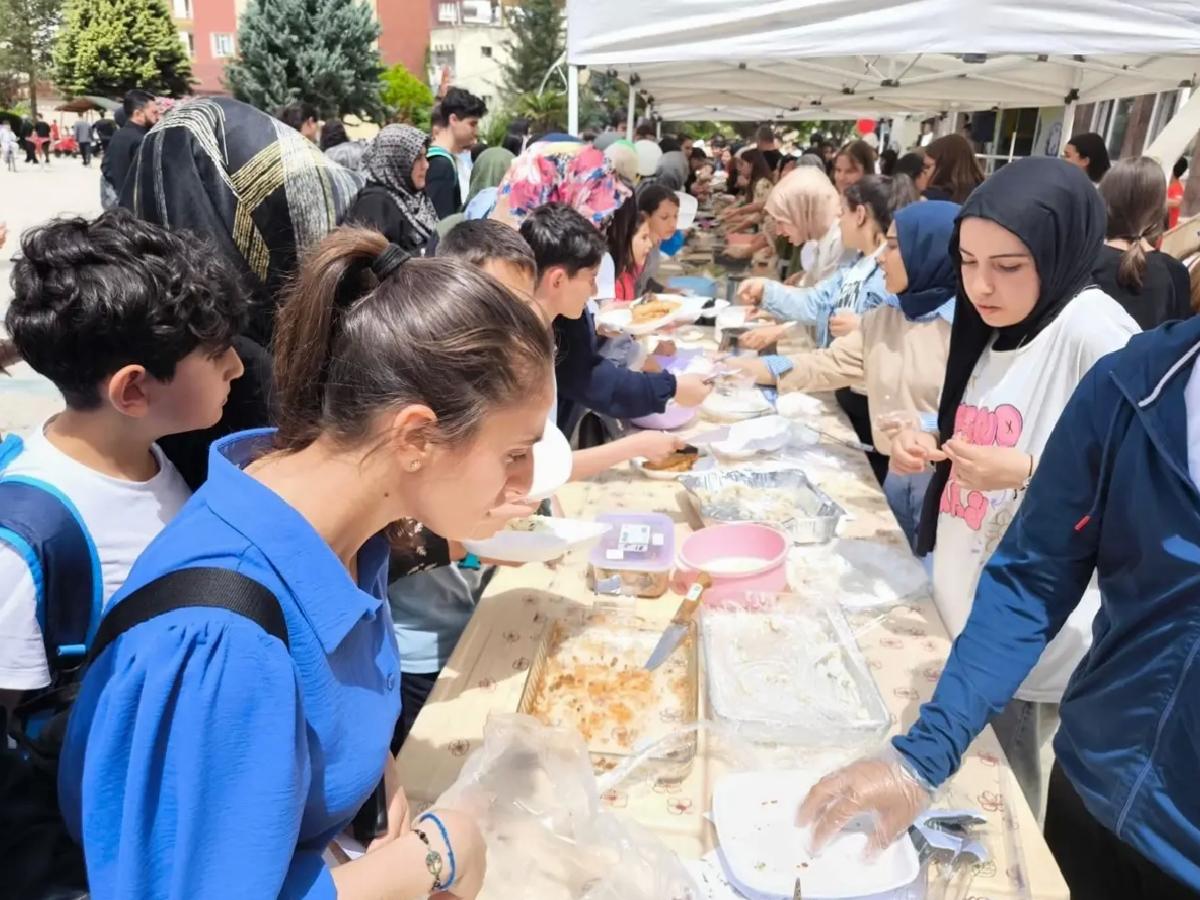 Siirt’te Gazze İçin Kermes Düzenlendi