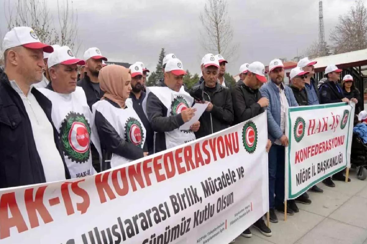 1 Mayıs’ta Emeğin Kutsallığı Vurgulandı