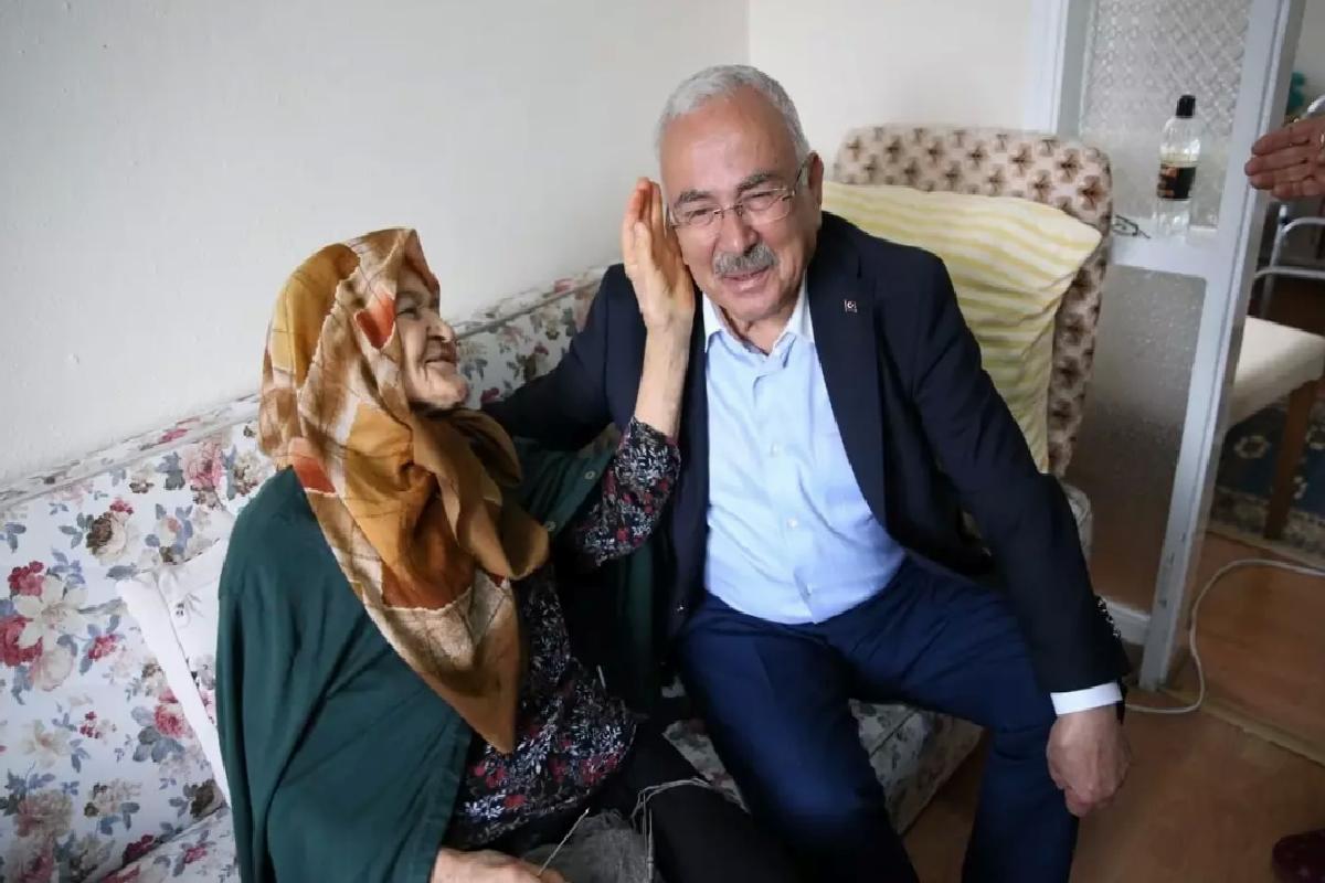 110 Yaşındaki Hayriye Aybastı’na Anneler Günü Ziyareti