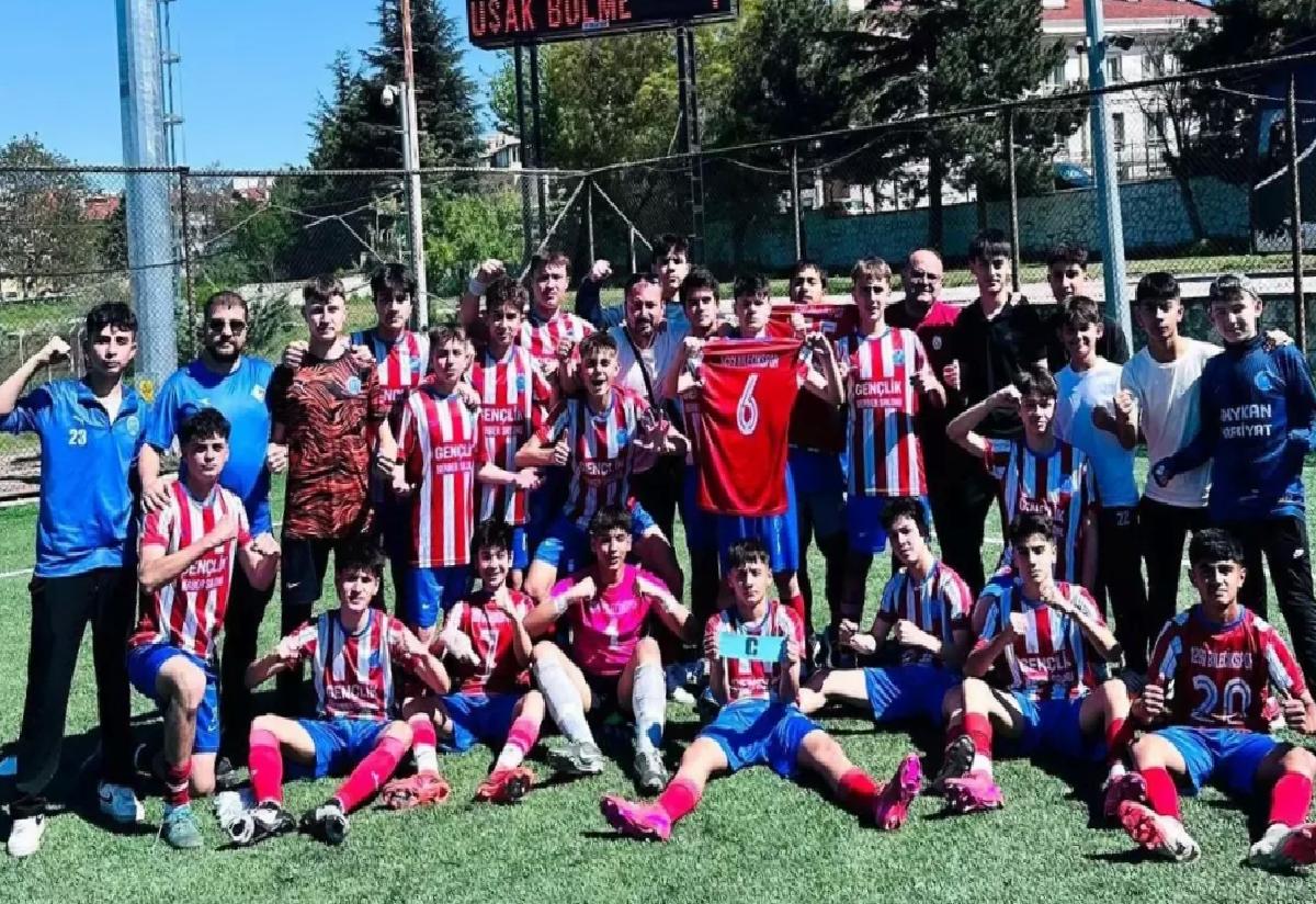 1299 Bilecik Spor, U15 Şampiyonasında Farklı Kazandı