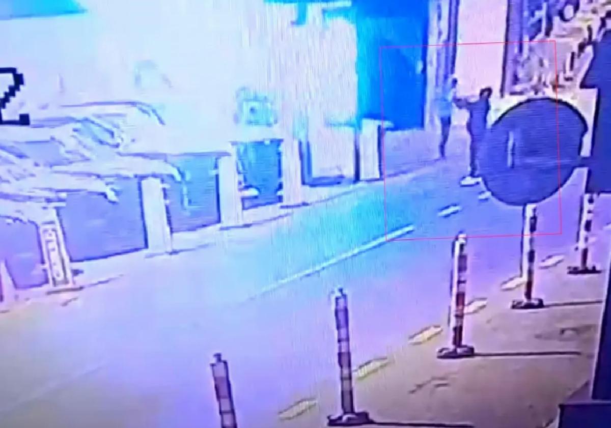 15 Yaşındaki Çocuk Oto Galeriyi Kurşunladı