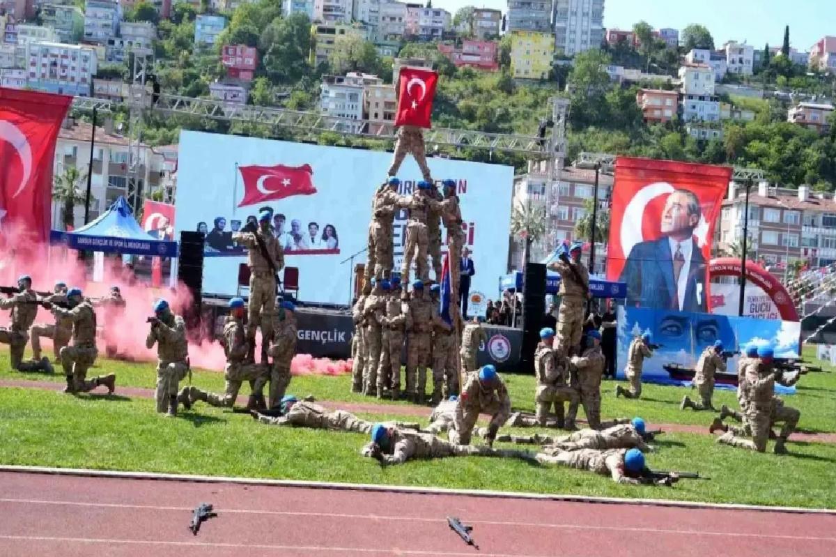 19 Mayıs’ı Coşkuyla Kutladı