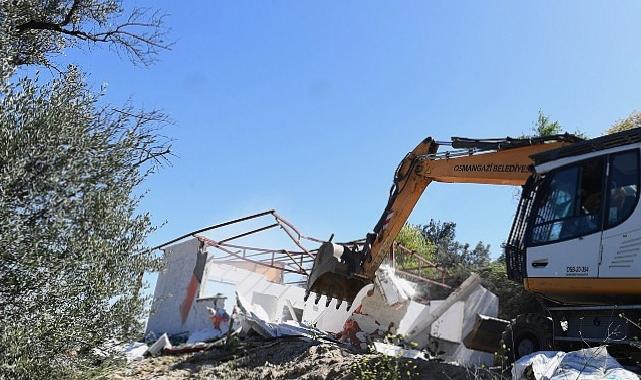 25 kaçak yapı yıkıldı