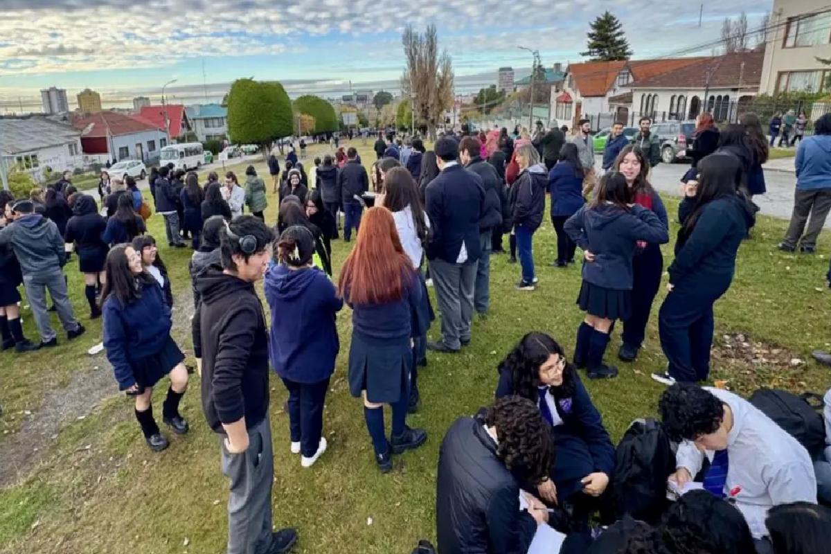 7.4’lik sarsıntının akabinde Şili’de 2 bin kişi tahliye edildi