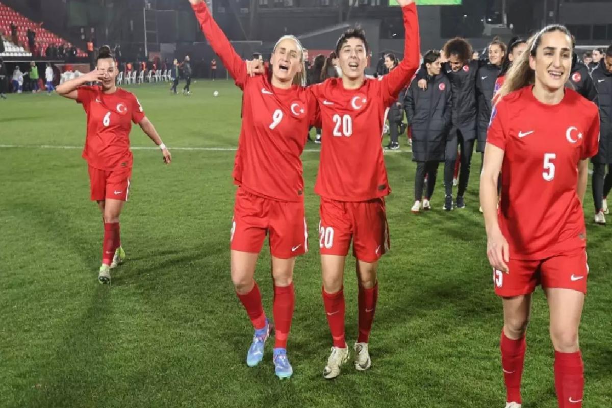 A Ulusal Bayan Futbol Grubu’nun takımı açıklandı! Fenerbahçe’den 1 ismin çağrılması reaksiyon yarattı