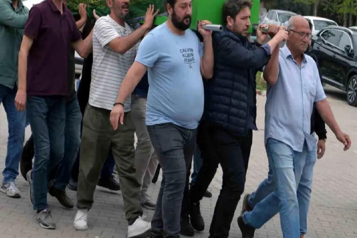 Adana’da Bayan Cinayeti: Cenaze Merasiminde Oğul Hür