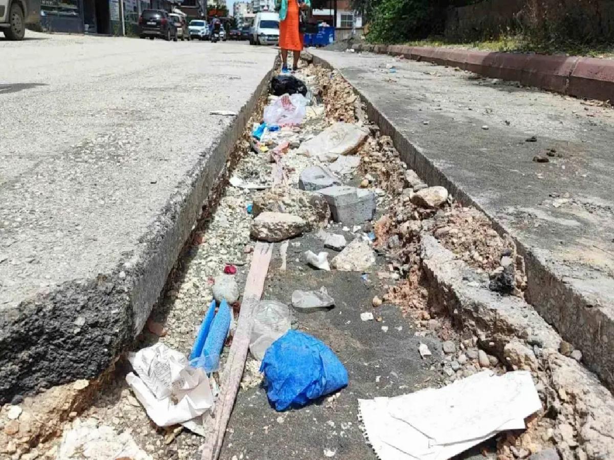 Adana’da Muhtarla Vatandaş Ortasında Belediye Tartışması