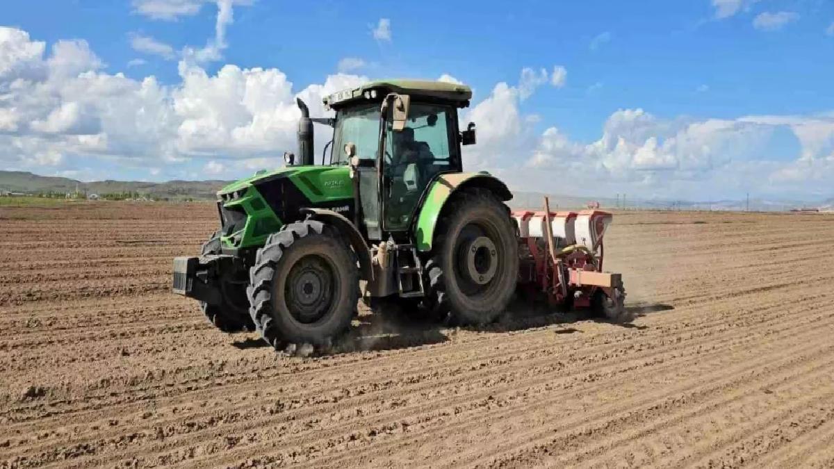 Adilcevaz’da Şeker Pancarının Ekimine Başlandı