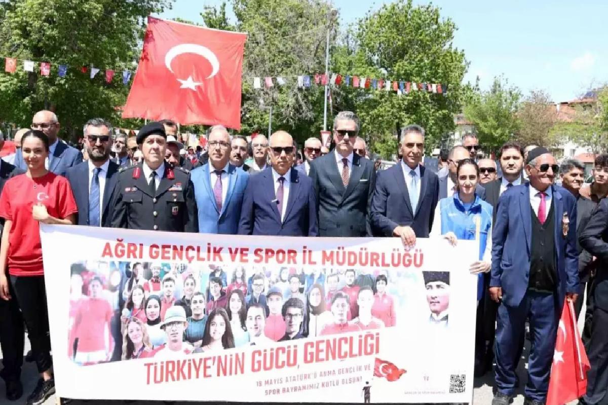 Ağrı’da 19 Mayıs, kortej yürüyüşü ve sportif etkinliklerle kutlandı