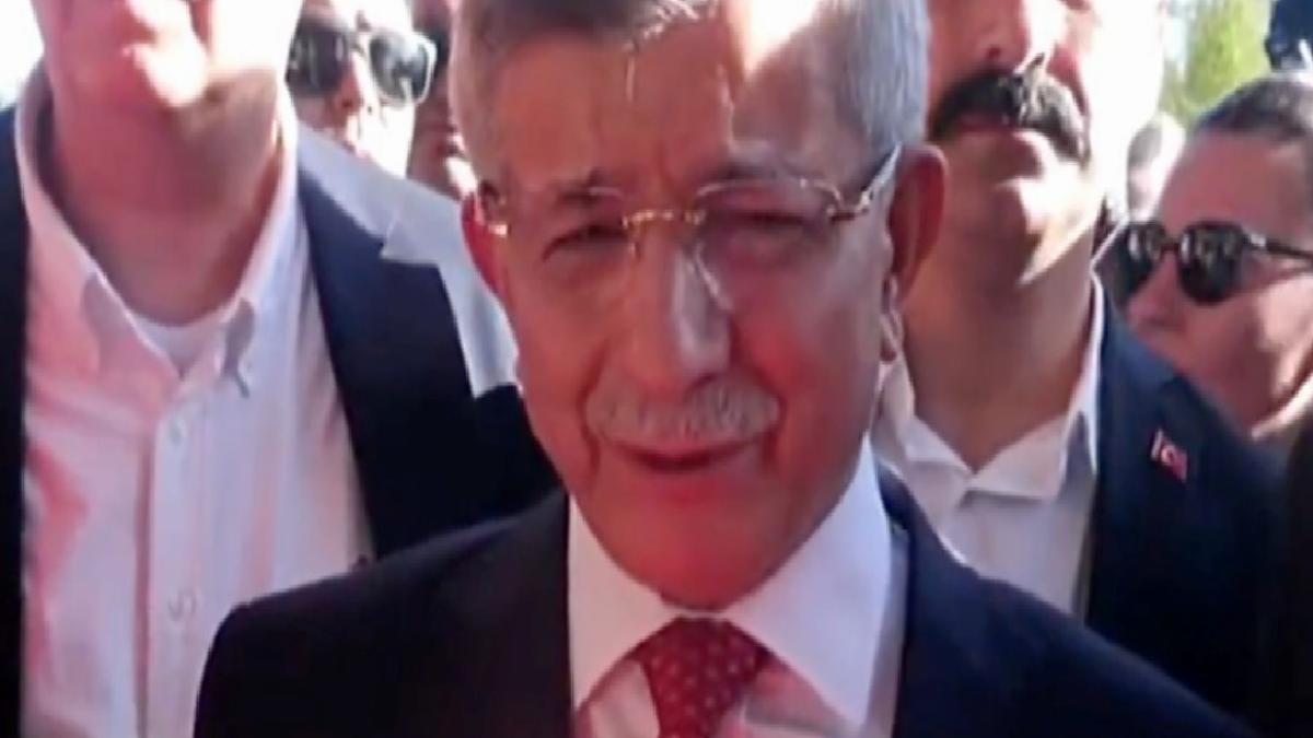 Ahmet Davutoğlu: Acı haberi alınca yüreğimizden bir şeyler koptu