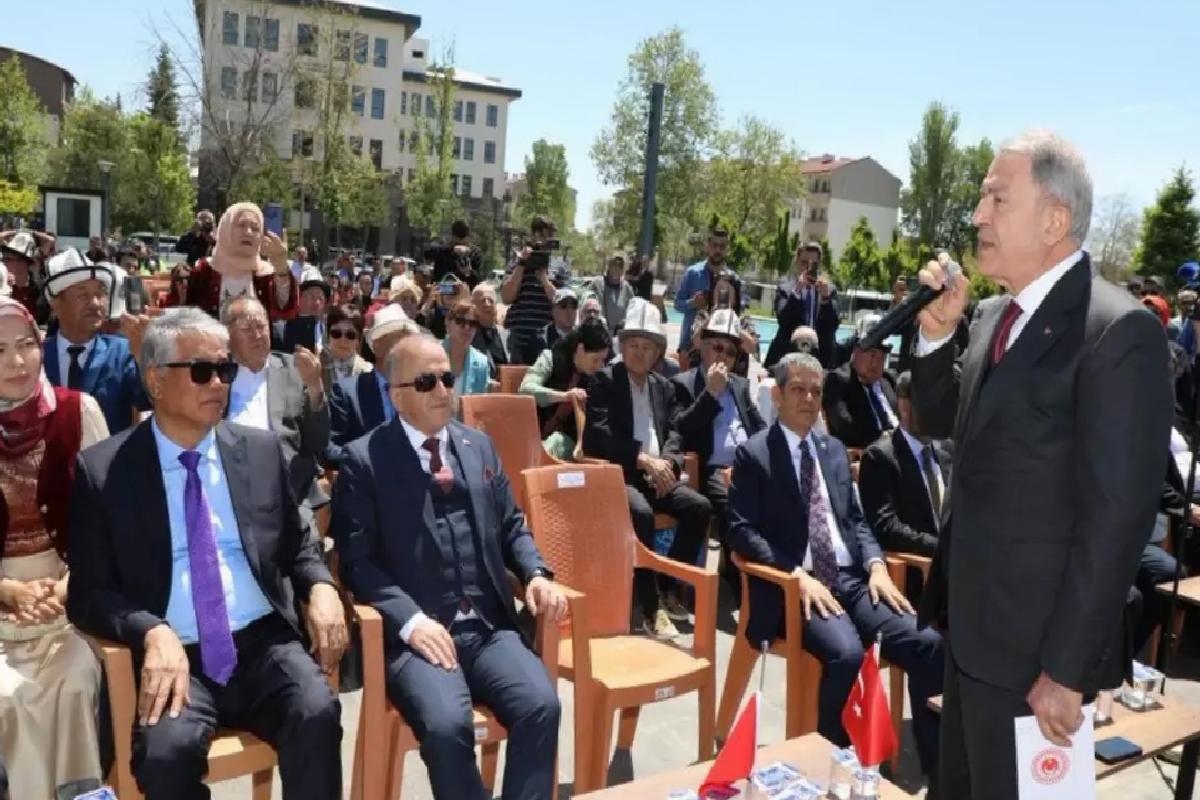 Akar, Manas Destanı Programında Konuştu