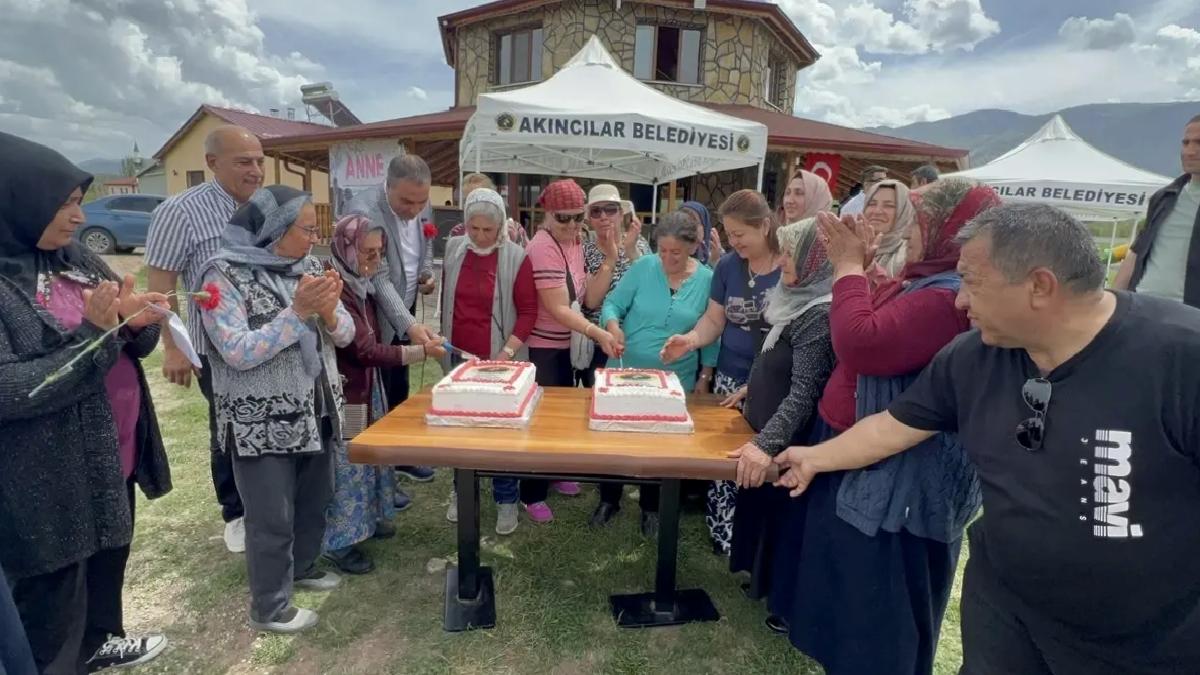 Akıncılar’da Anneler Günü Kutlaması
