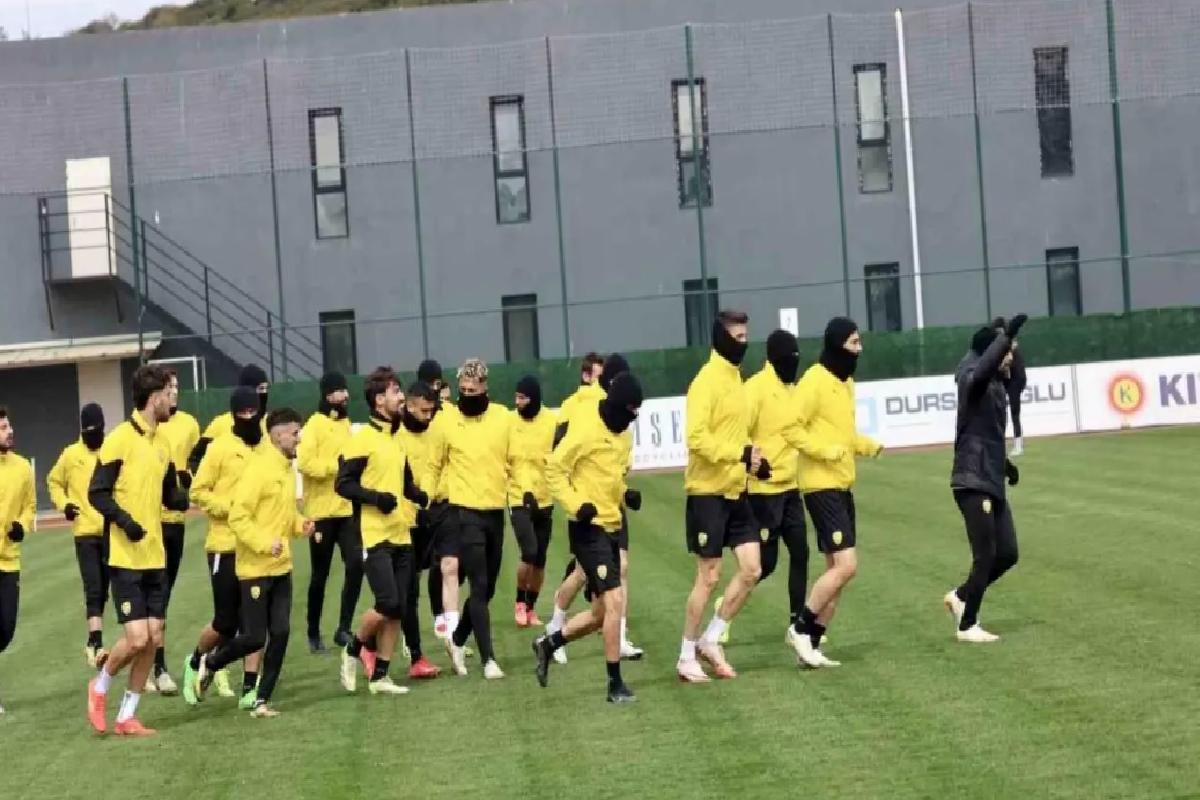 Aliağa FK, 6 Oyuncu ile Ayrıldı