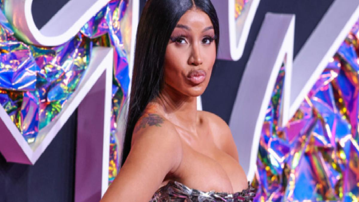 Amerikalı müzikçi Cardi B’nin Hürrem Sultan hayranlığı devam ediyor