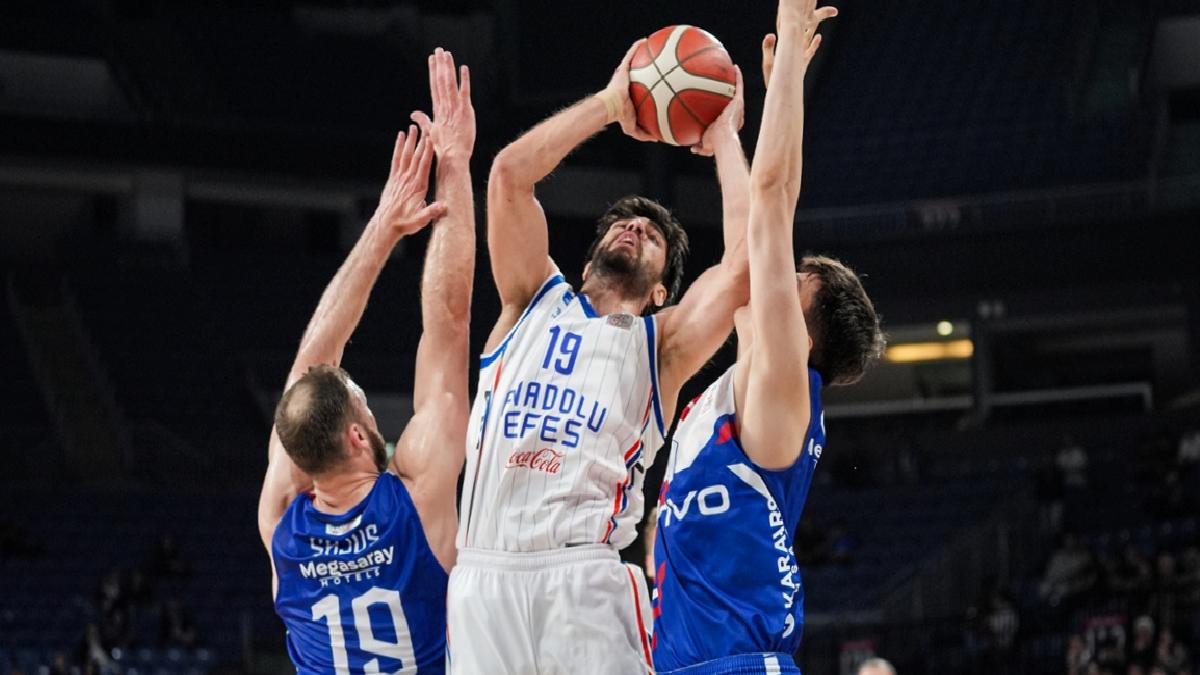 Anadolu Efes, Büyükçekmece Basketbol’u mağlup etti