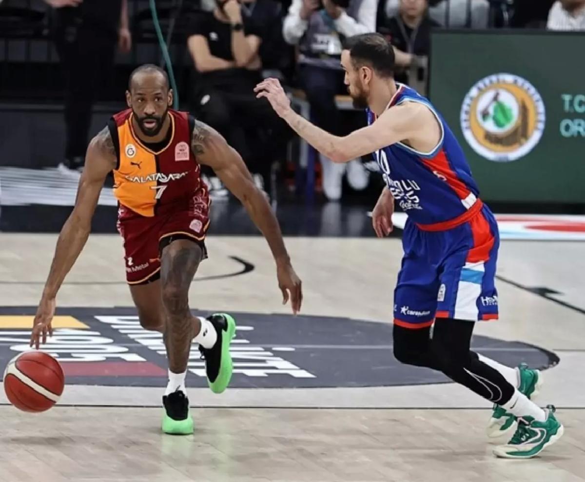 Anadolu Efes, Galatasaray’ı Farkla Geçti