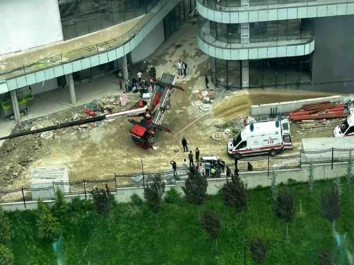 Ankara’da Kule Vinç Devrildi: 3 Emekçi Yaralandı