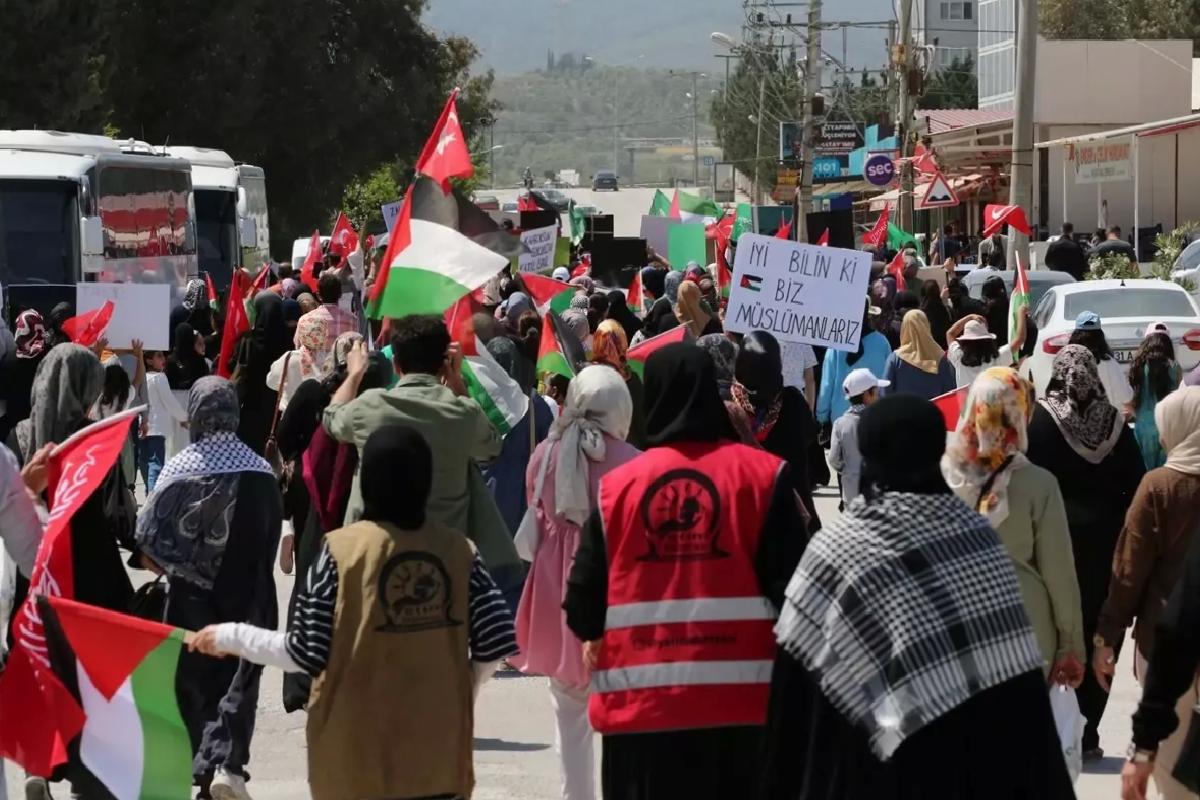 Antakya’da Filistin’e Takviye Yürüyüşü