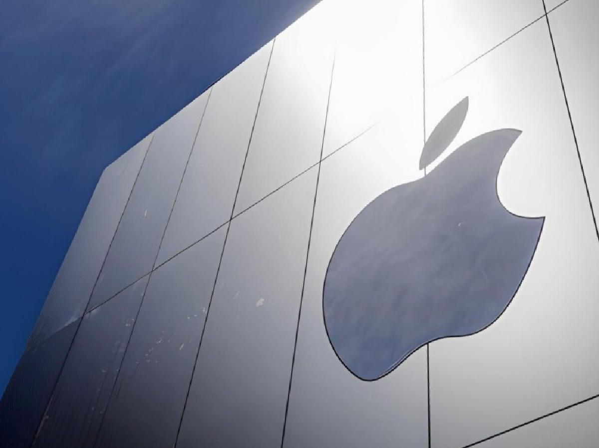Apple önümüzdeki 4 yıl içinde ABD’ye 500 milyar dolar yatırım yapacak