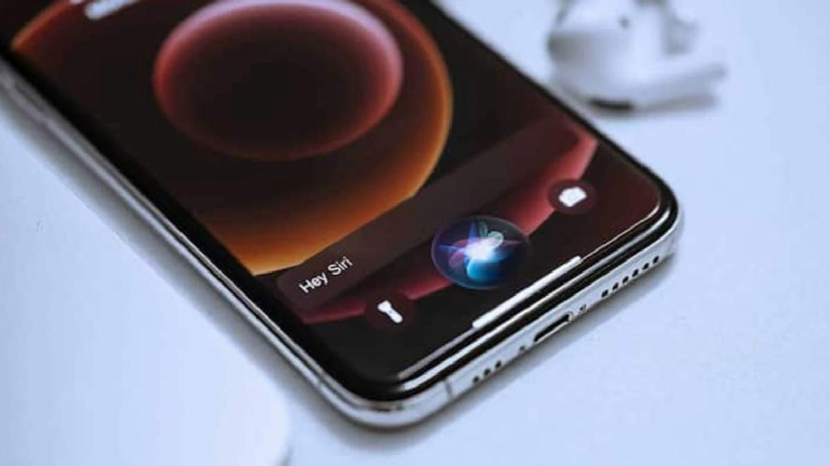 Apple, Siri’yi ChatGPT’ye rakip olacak formda yeniliyor