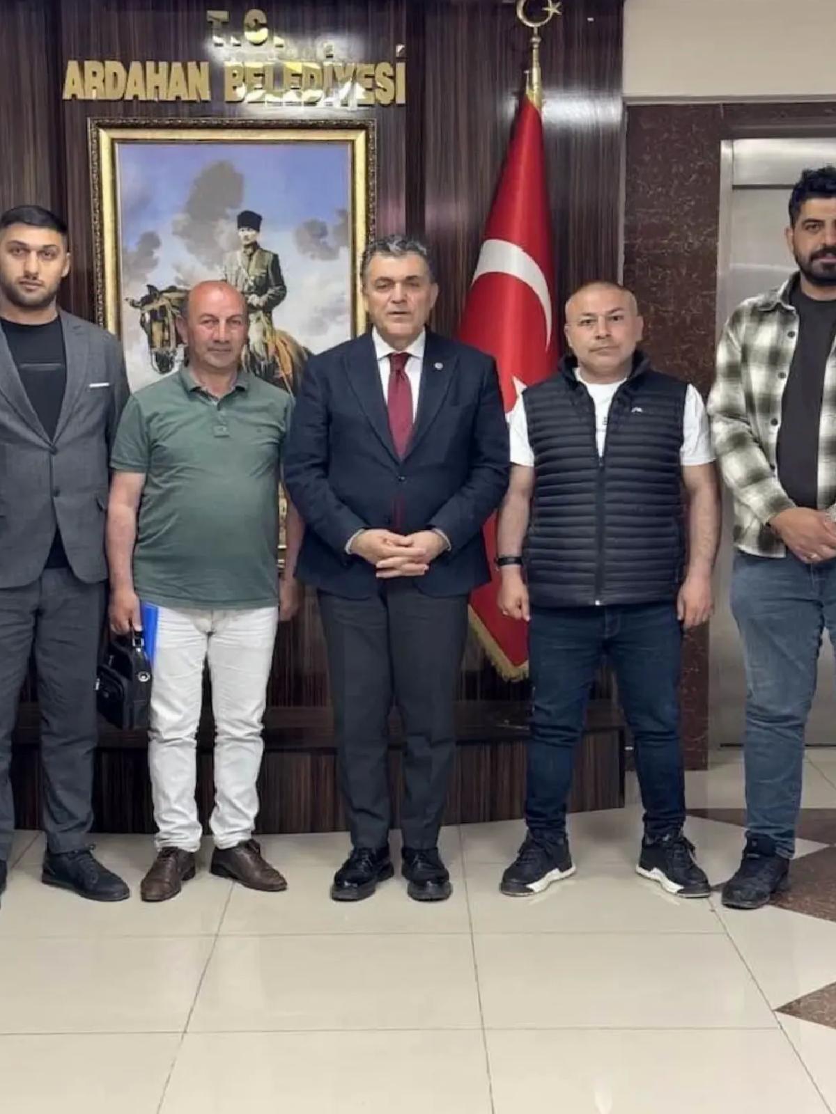 Ardahan Belediye Başkanı Muhtarlarla Buluştu