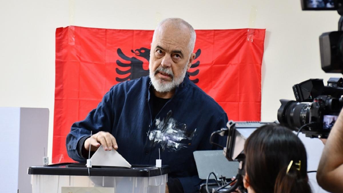 Arnavutluk’ta genel seçim: Rama’nın partisi önde