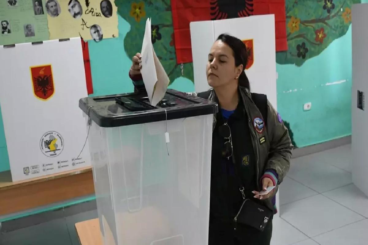 Arnavutluk’ta Genel Seçimler Başladı