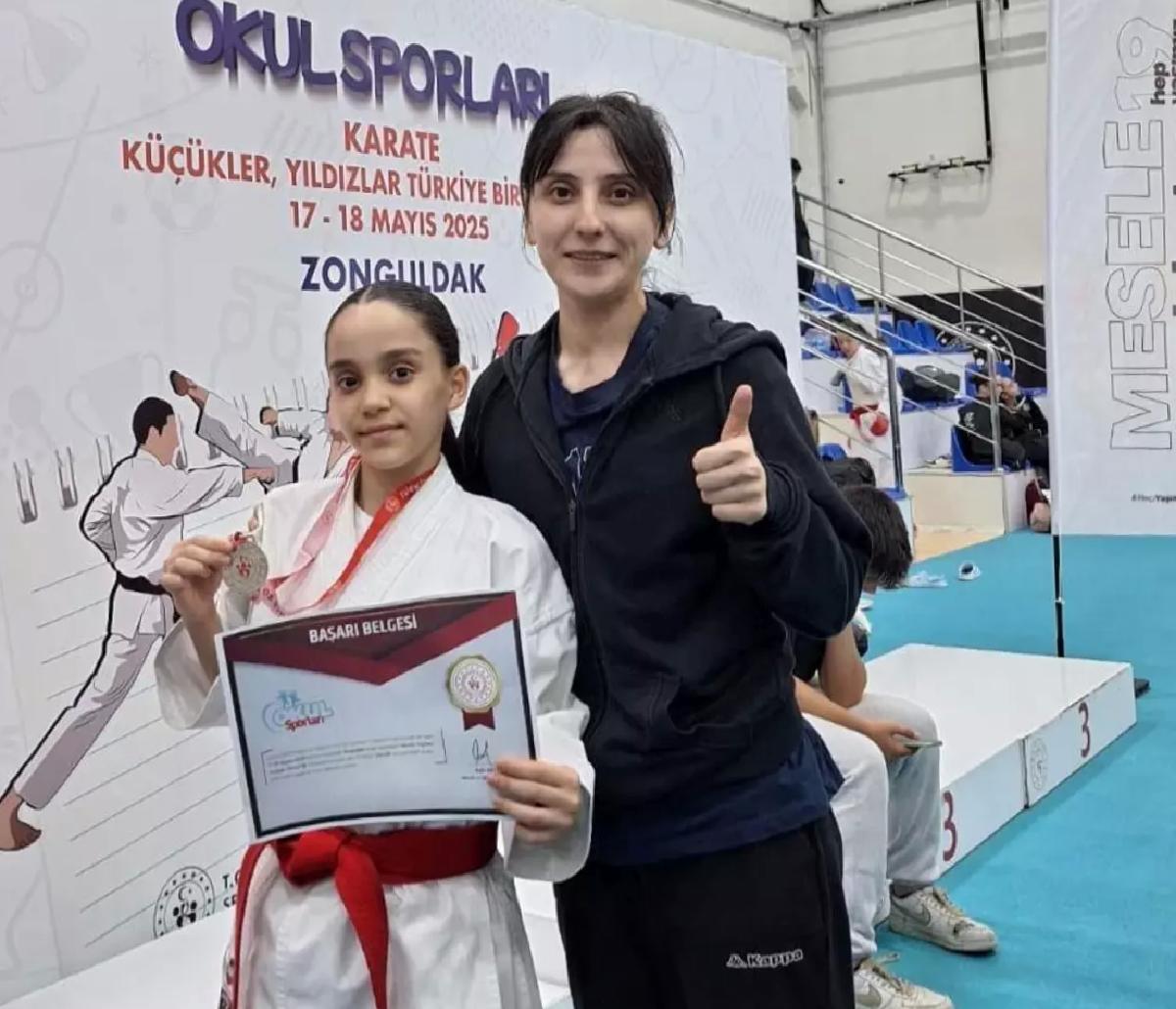 Asel Sarıgül, Türkiye İkincisi