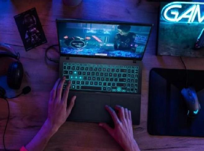 ASUS V16 hem oyunculara hem içerik üreticilerine güçlü bir alternatif sunuyor