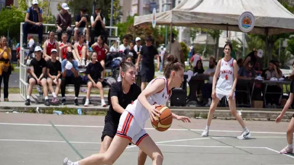 Atakum Belediyesi 19 Mayıs Bayramı’nı Spor Turnuvalarıyla Kutladı