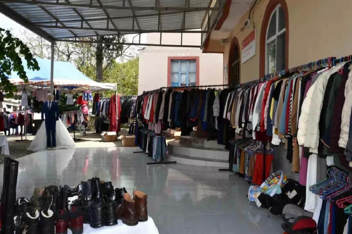 Atakum Belediyesi’nin Gezici Mağazası Muhtaçlık Sahiplerine Takviye Oluyor