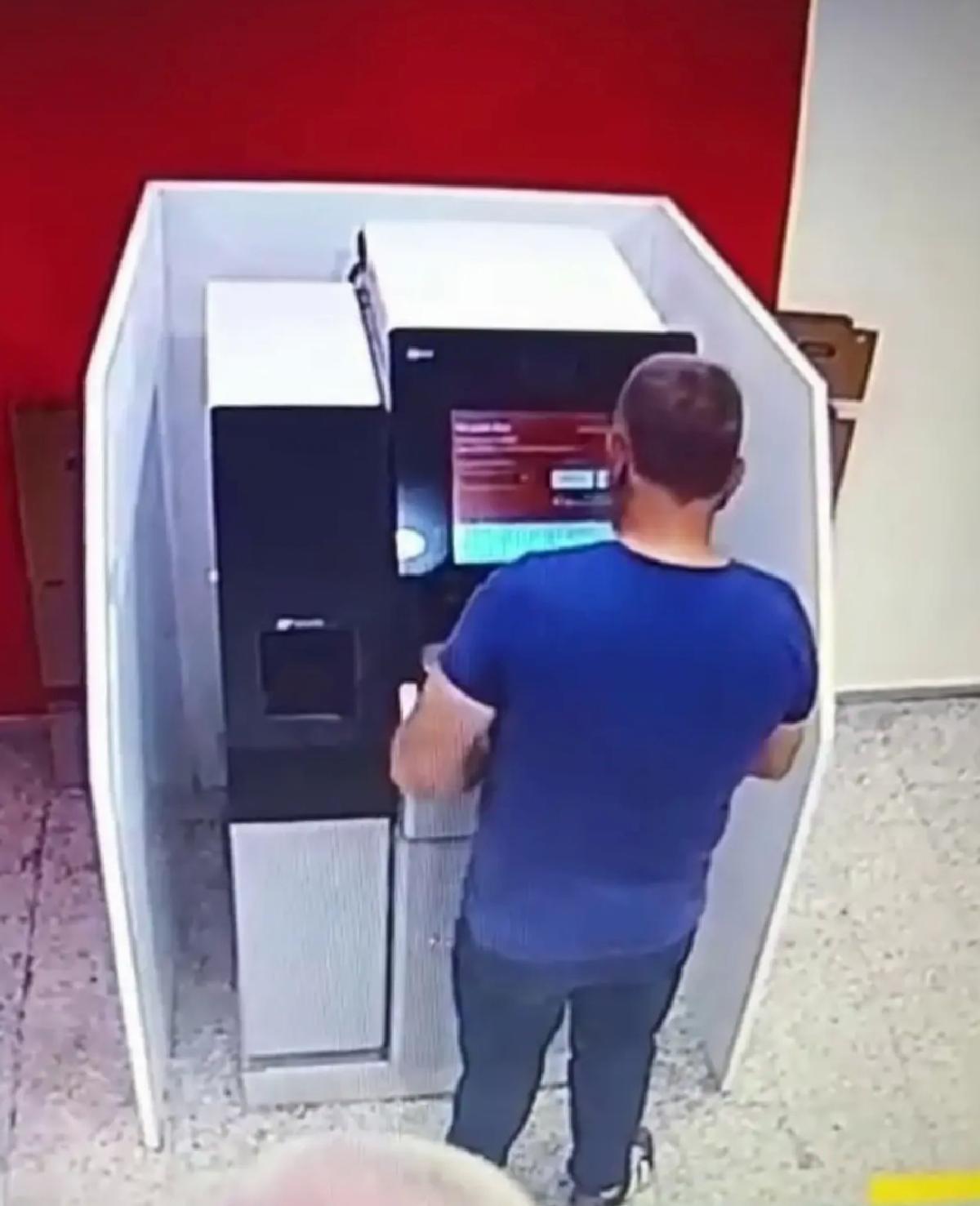 ATM’de 13 Bin Lira Çalındı