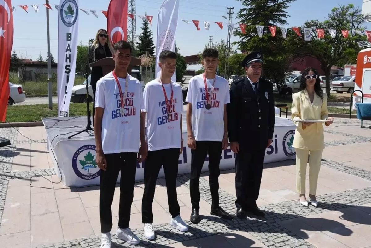 Bahşılı’da 19 Mayıs Atatürk’ü Anma, Gençlik ve Spor Bayramı kutlandı