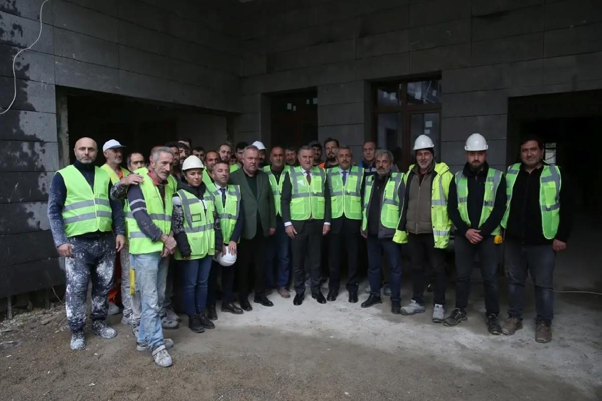 Bakan Bak Rize’de Yurt İnşaatlarını İnceledi