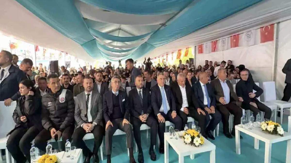 Bakan Bak: “Türkiye’de son 23 yılda spor tesisleri ihtilali yaşanmaktadır”