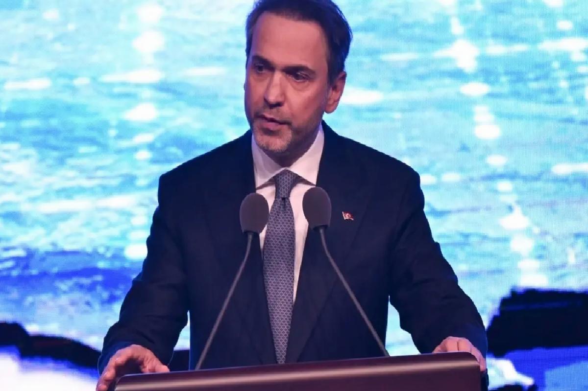 Bakan Bayraktar, 2024’te rüzgar ve güneşte rekor kapasitenin devreye alındığını bildirdi Açıklaması