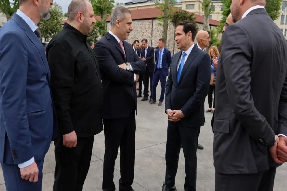 Bakan Fidan ve ABD’li mevkidaşı ortasında samimi sohbet