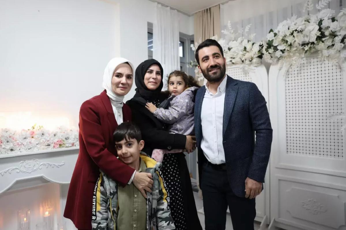 Bakan Göktaş, Gençlerin Nişan Merasimine Katıldı