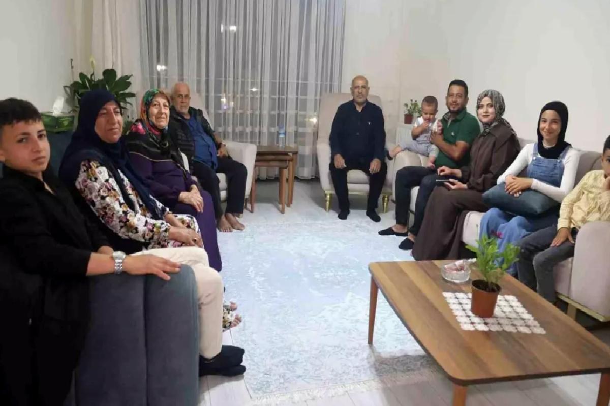 Bakan Kurum, Çakıcı Ailesi’nin Yeni Konutunu Ziyaret Etti