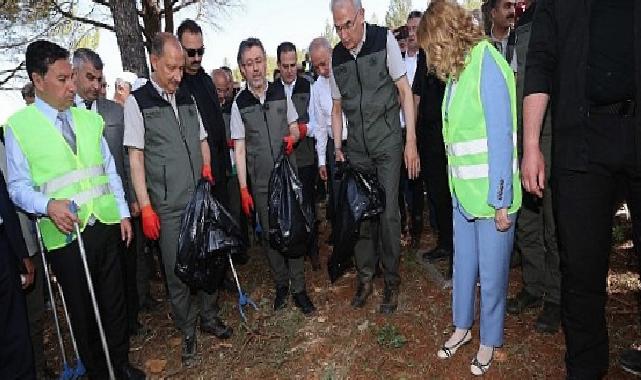 Bakandan yangınlara karşı vatandaşla birlikte orman paklığı