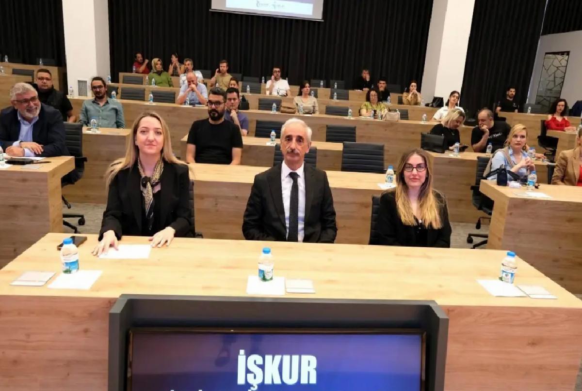 Balıkesir’de Patronlara Bilgilendirme Toplantısı