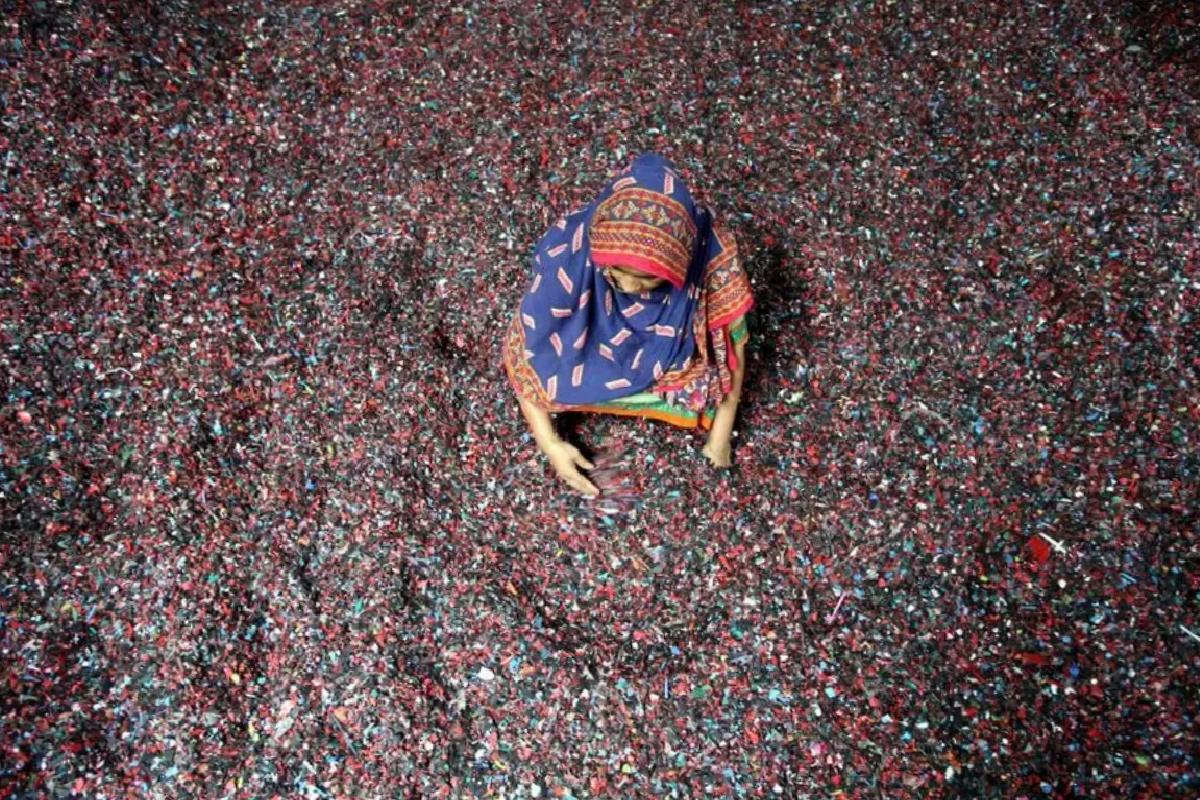Bangladeş’te Plastik Atıklar Geri Dönüşüm ile Bedellendiriliyor