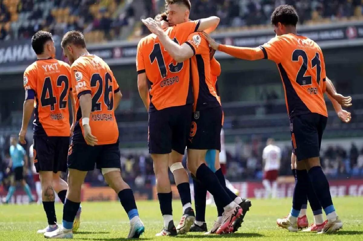 Başakşehir, Fenerbahçe’yi Yenerek Avrupa Hedefliyor