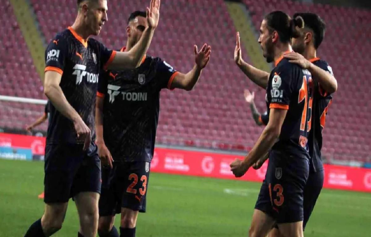Başakşehir, Hatayspor’u 2-1 Geride Bıraktı