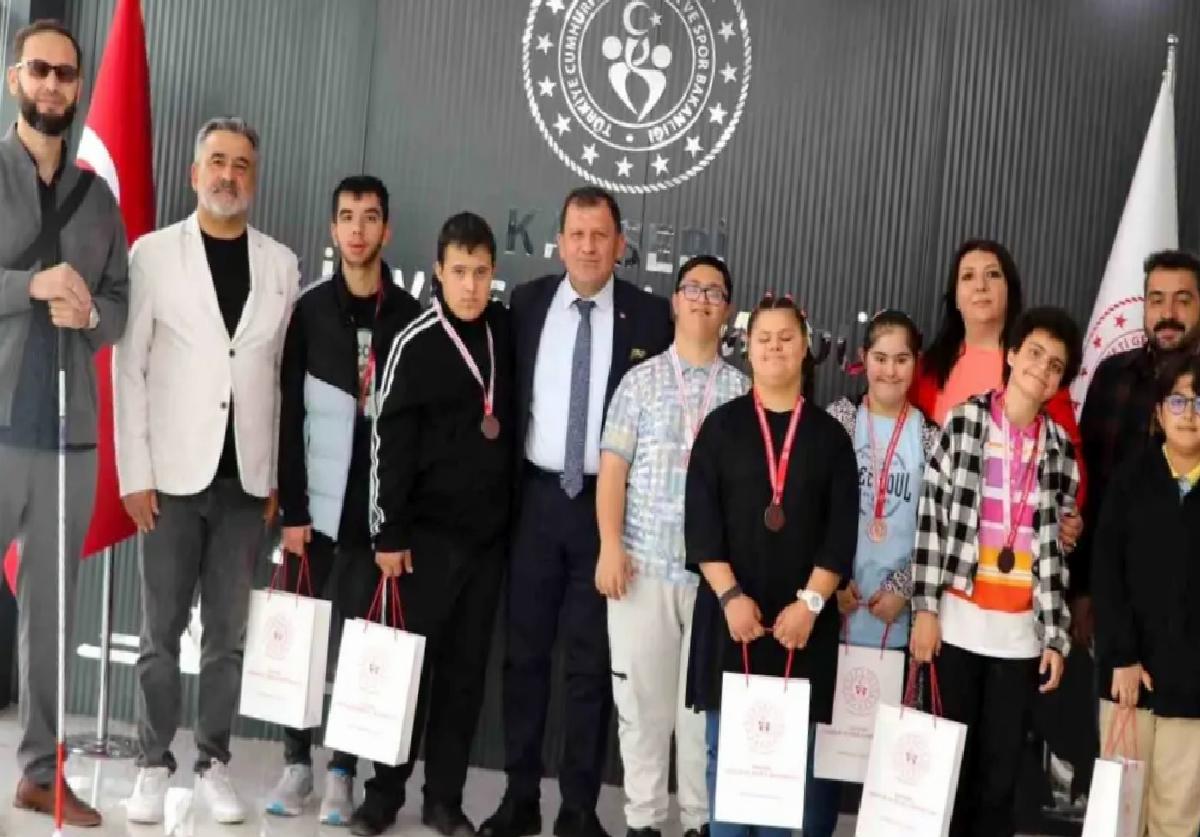 Başarılı Atletler Kayseri’de Ziyaret