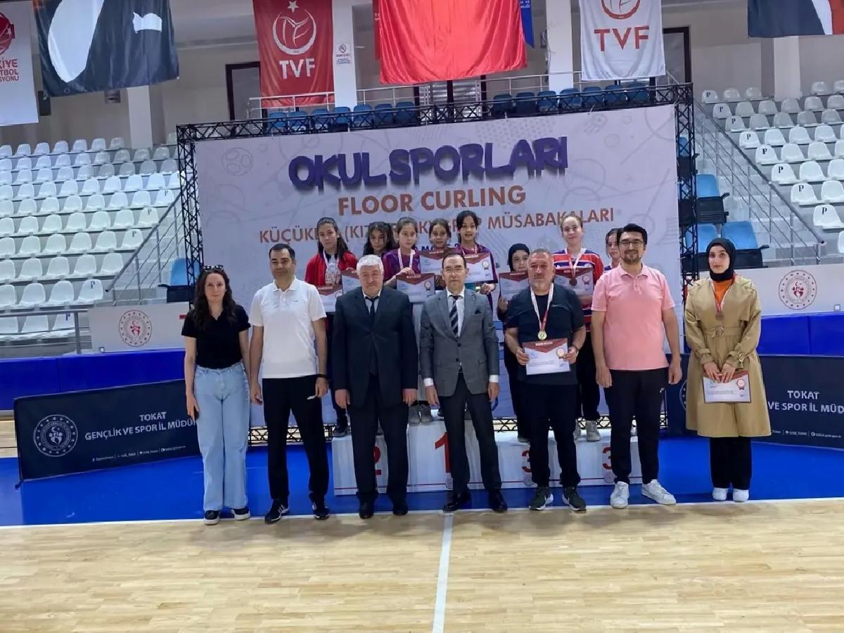 Başçiftlik Küçük Kız Curling Kadrosu İkinci Oldu